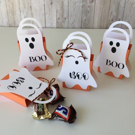 IECREATIONS - Etsy Ghost Treat Bags, Paper Ghost, Ghost Treats, Middletown New York, Celebration Decorations, Halloween Favor, Halloween Favors, Halloween Treat Bags, Halloween Treat