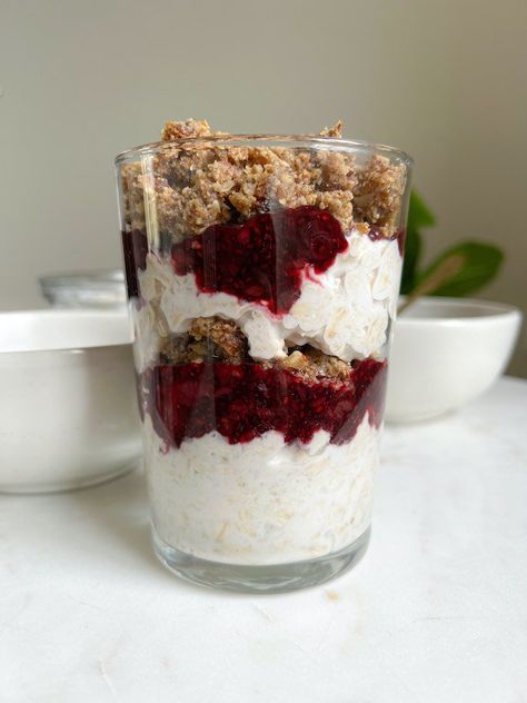 Berry Cheesecake Overnight Oats, Chocolate Protein Bites, Cheesecake Overnight Oats, No Sugar Desserts, I Am Pregnant, Breakfast Oats, Nourishing Recipes, Chocolate Peanut Butter Pie, Overnight Oats Recipe Healthy