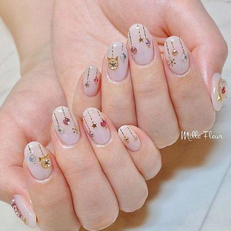 Spring Nail Designs 2023, Best Christmas Nails, Gloomy Winter, Christmas Nail Art Easy, Short Nail Manicure, Christmas Simple, Holiday Nails Christmas, Spring Nail Designs, Cute Christmas Nails