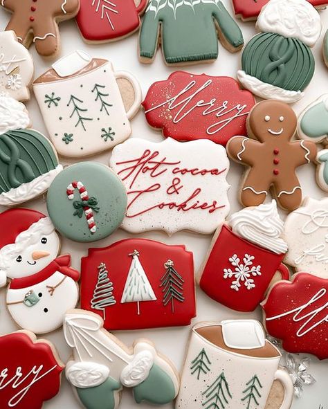 Christmas Decor Cookies Ideas, Hot Cocoa Christmas Cookies, Sugar Cookie Icing Christmas, Holiday Cookies Decorated Ideas, Hot Cocoa Mug Cookies Decorated, Christmas Mug Sugar Cookies, Country Christmas Cookies, Christmas Birthday Cookies Decorated, Cocoa Mug Cookies Decorated