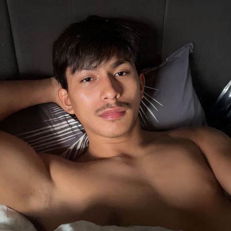 Mingyu Model, Moreno Boys, Handsome Latino Men, Handsome Boyfriend Pictures, Hot Latino Men, Latino Boys, Thai Guys, Perut Six Pack, Men Fade Haircut Short