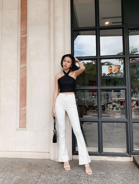 Flare Jeans Heels Outfit, Korean Heels Outfit, White Flare Pants Outfit Classy, Korean All White Outfit, White Jeans Korean Outfit, White Heels Outfit Aesthetic, White Pants Outfit Summer Classy, White Top And Jeans Outfit Korean, Flare Pants Outfit Classy