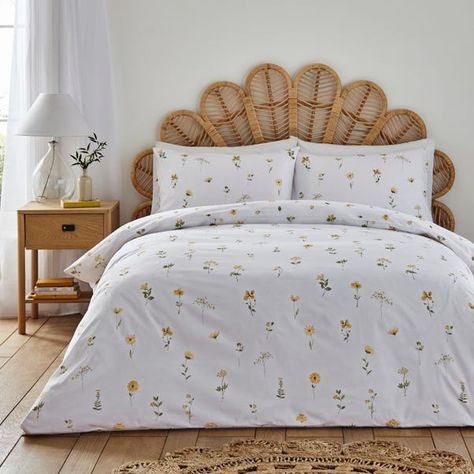 Bedroom Inspirations Yellow, Double Bed Designs, Pressed Floral, Contemporary Duvet Covers, Big Girl Bedrooms, 100 Cotton Duvet Covers, Flower Duvet, Flat Interior, Pretty Yellow