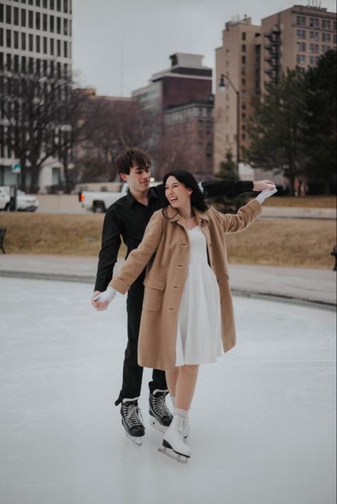 Skating Photoshoot, Ice Skating Photoshoot, Ice Skating Couple Pictures, Couple Ice Skating, Skating Rink Photoshoot Couple, Ice Skating Couple Pics, Ice Skating Couple, Couples Ice Skating, Ice Skating Couple Aesthetic