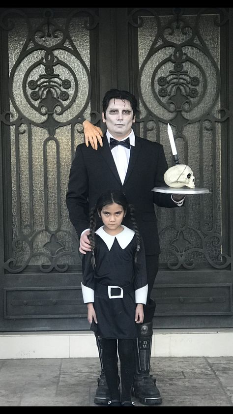 Lurch Addams Family Costume, Lurch Costume, Lurch Addams Family, Lurch Addams, Wednesday Addams Birthday Cake, Addams Family Birthday Party, Wednesday Addams Party Ideas, Original Addams Family, Female Cosplay Ideas