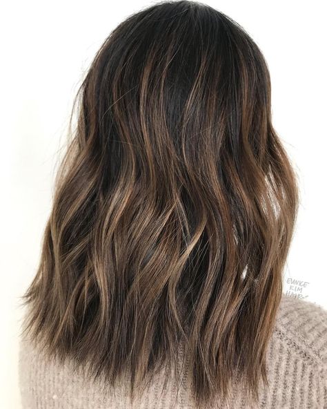 Brunette With Deminsion, Short Dimensional Brunette, Foilage Balayage Brunette, Soft Dimensional Brunette, Partial Balayage Brunettes Dark Brown, Short Brunette Balayage Hair, Brunette Partial Highlights, Partial Highlights For Brunettes, Partial Balayage Brunettes