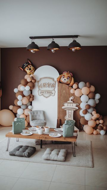 ELLA FRISEN on Instagram: "Paw Patrol Party #pawpatrol #pawpatrolparty #pawpatrolbirthday #instagramreels #reeloftheday #liveauthentic #trending #foryou #diy" Chase Party Paw Patrol, Paw Patrol Birthday Party Neutral, Pes Patrul Decoration Birthday, Paw Patrol Minimalist Party, Boho Paw Patrol Party, Pow Patrol Birthday Decoration, Paw Patrol Modern Party, Minimal Paw Patrol Party, Neutral Paw Patrol Party