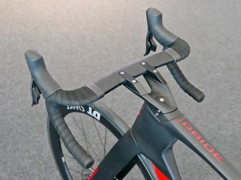 Simplon Pride II is new "world's fastest" UCI aero road bike! - Bikerumor Paint Bike, Black Bike, Hot Bikes, Road Bikes, Bicycle Design, Bike Design, Bike Parts, Cool Bikes, Road Bike