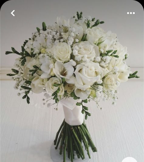 Wedding Flower Arrangements Bouquets, Classic White And Green Wedding Bouquet, White Bridal Bouquet With Pop Of Color, Bride Flower Bouquet 2023, Bridesmaid Flowers Bouquet, Bouquet Wedding Champagne, Basic Bridal Bouquet, Elegant Bridal Flowers, Nikkah Flower Bouquet