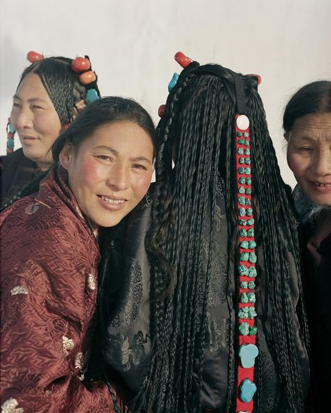 Tibetan Braids, Touchstarved Game, Pretty Countries, Character Moodboard, Interesting Hair, Tibetan Culture, Tibetan Jewelry, Girls Braids, Gender Envy