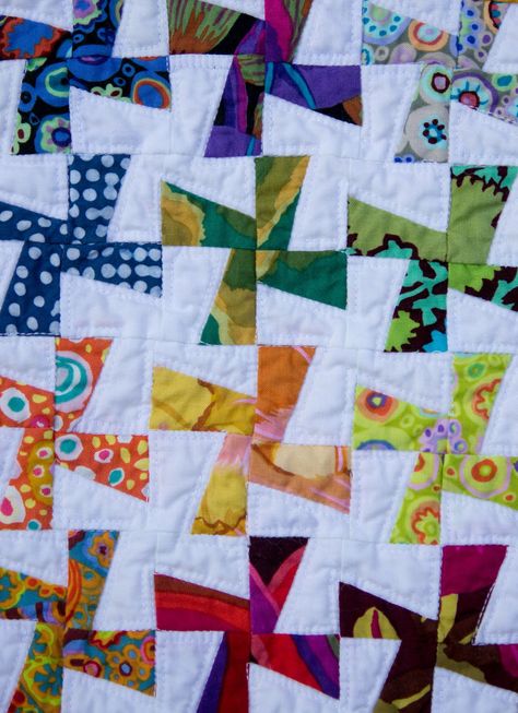 Looking for Quilt Block Names? Find All of Them Right Here! Quilt Block Names, Twister Quilts, Churn Dash Quilt, Sweet Gum, Kaffe Fassett Fabric, Jacob's Ladder, Pinwheel Quilt, Picture Quilts, Old Quilts