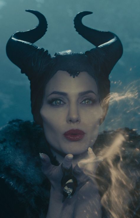 Maleficent Art, Maleficent 2014, Maleficent Movie, Angelina Jolie Maleficent, Disney Princess Tattoo, Evil Disney, Alternative Disney, Disney Maleficent, Girl Interrupted