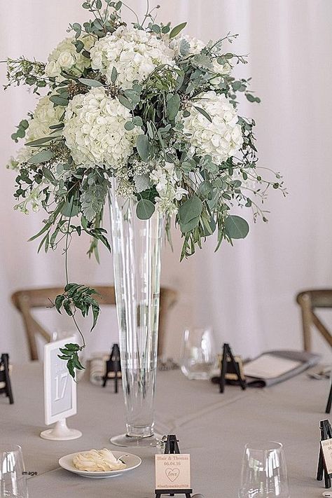 Tall Vase Centerpieces, Unique Wedding Centerpieces, Wedding Table Designs, Tall Wedding Centerpieces, Hydrangea Centerpiece, Wedding Reception Centerpieces, Wedding Floral Centerpieces, Tall Centerpieces, Reception Centerpieces