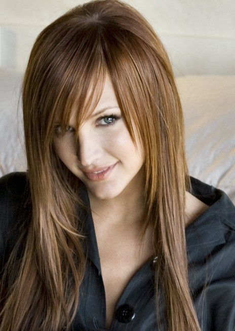 Choppy layers with side bangs Trendy We Fryzurach, Ashlee Simpson, Emo Art, Beautiful Hair Color, Scene Emo, Side Bangs, Long Bob Hairstyles, Long Hair With Bangs, Scene Hair