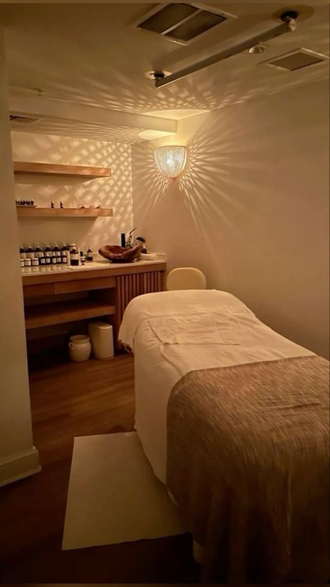 Aesthetic Esthetician, Spa Room Ideas Estheticians, Spa Room Ideas, Massage Room Design, Spa Massage Room, Massage Room Decor, Massage Therapy Rooms, Home Spa Room, Reiki Room