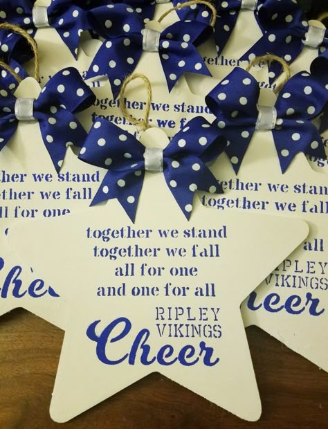 Stenciled wooden stars for our little cheerleaders! Cheer Coach Diy Gifts, Cheer Announcement Ideas, All Star Cheer Competition Gifts, Cheerleader Locker Decorations, Cheer Mom Ideas Crafts, Cheer Shout Out Ideas, Cheer Locker Decorations Cheerleading, Drill Team Party Ideas, Cheer Banquet Photo Backdrop