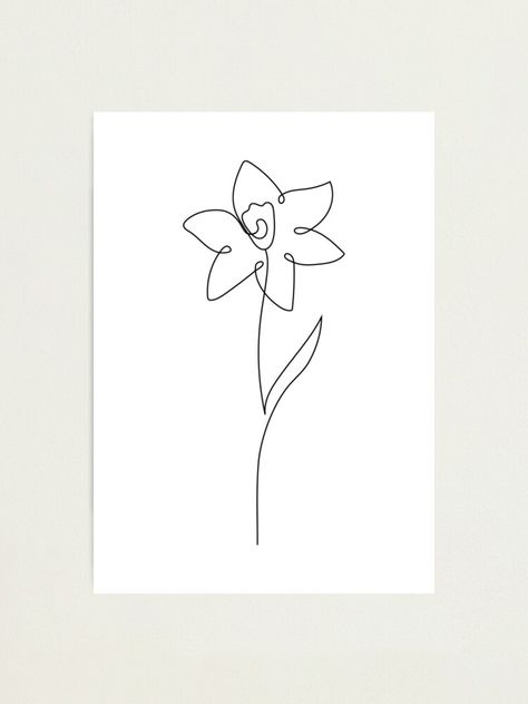 Narcissus Drawing Simple, Narcissus Flower Line Drawing, Narcissus Line Drawing, Narcissus Tattoo December, Narcissus Flower Drawing Simple, Minimalist Narcissus Tattoo, Mini Daffodil Tattoo, Fine Line Narcissus Tattoo, One Line Daffodil