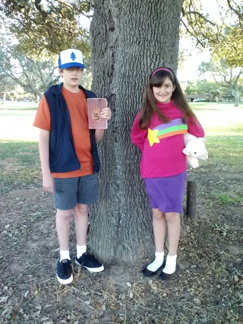 Dipper and Mabel Pines!  :) Mable And Dipper Halloween Costumes, Mable Pines Halloween, Dipper And Mable Pines Costume, Maple And Dipper Costume, Mable Dipper Costume, Dipper Pines Halloween Costume, Mabel And Dipper Cosplay, Dipper And Mabel Cosplay, Dipper Halloween Costume