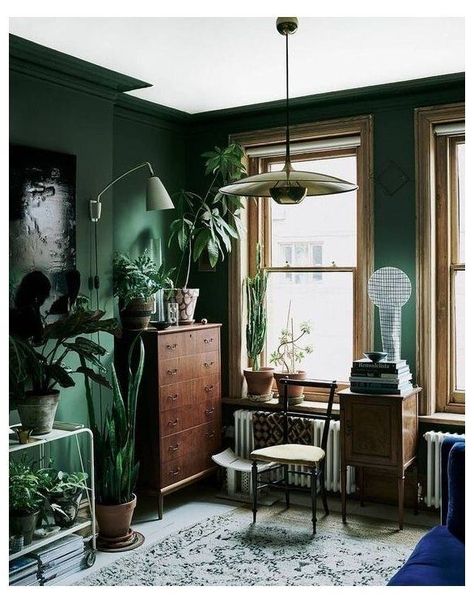 Olive Living Rooms, Living Room Plants Decor, Dark Green Living Room, Green Living Room Decor, Living Room Plants, Green Walls, Lobby Design, Design Room, Lounge Design