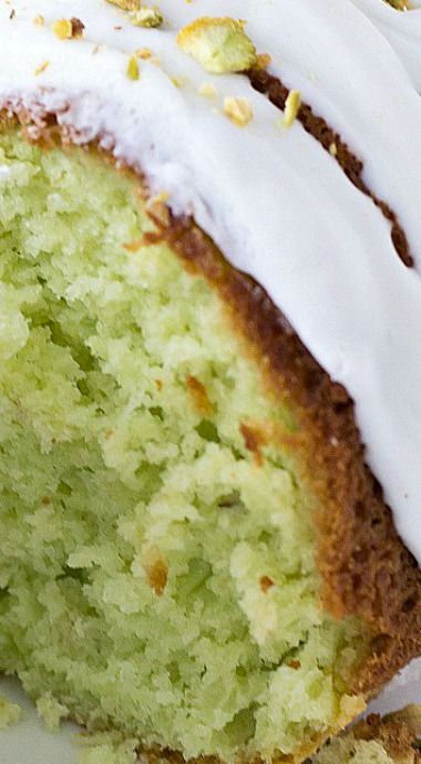 Pistachio Bundt Cake, Easy Bundt Cake, Kek Lapis, Pistachio Recipes, Pistachio Pudding, Torte Cupcake, Pistachio Cake, Pound Cakes, Bundt Cakes Recipes