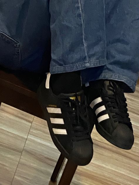 Adidas Superstar Aesthetic, Jeans Outfit Aesthetic, Adidas Superstar Outfit, Superstar Outfit, Adidas Superstar Black, Black Superstar, Aesthetic Clean Girl, Adidas Samba Outfit, Adidas Outfit Shoes