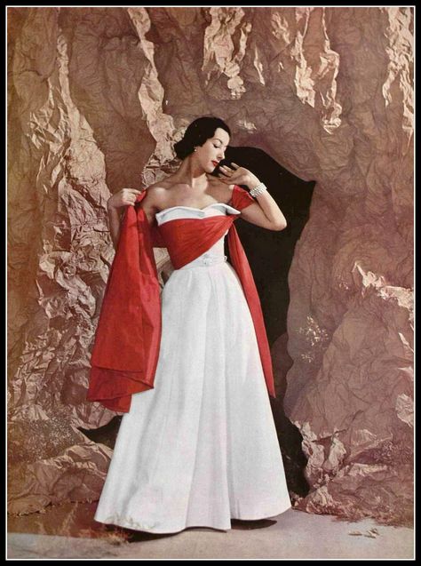 Carole Jacquet in white piqué evening dress with cherry red silk stole by Balenciaga, photo by Pottier, 1949 Vintage Balenciaga, Balenciaga Dress, Jacques Fath, Fashion 1940s, Glamour Vintage, Silk Stoles, Simply Fashion, Retro Mode, 1940s Dresses