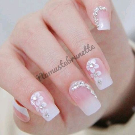 Summer Nail Inspiration: Free Beginners Guide Beach Nails White, Pattern Nails, Nails Floral, Nails Beach, Beach Nail, Natural Manicure, Pink Manicure, Nails Press, Nails Square