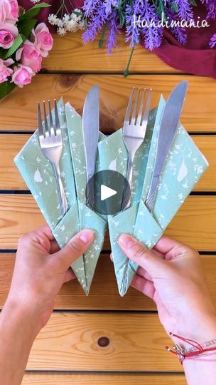 Folding Napkins Easy, Paper Napkin Folding Ideas Easy, Fold A Napkin, Folding Napkins, Easy Napkin Folding, Paper Napkin Folding, Folding Paper, Napkin Folding, How To Fold