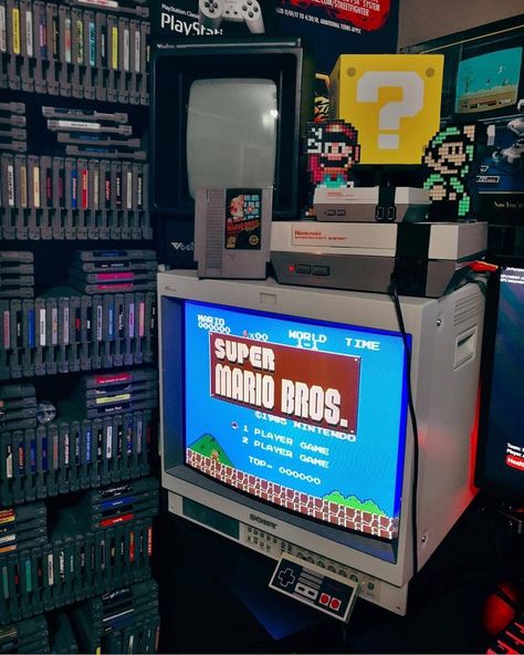 Nintendo Room, Classic Consoles, Old Nintendo, Vintage Nintendo, Nintendo Nes Games, Crt Tv, Retro Radios, Retro Games Console, Vintage Video Games