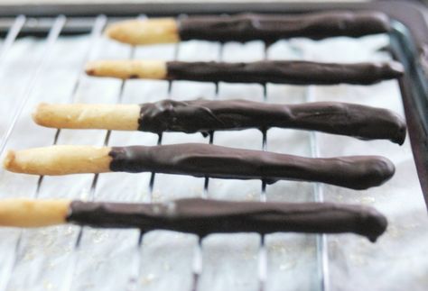 Homemade Pocky Biscuit Sticks Biscuit Sticks, Dark White, Banana Flavored, So Yummy, Melting Chocolate, Matcha, Biscuits, White