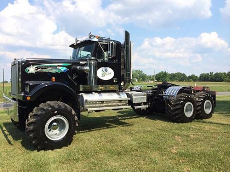 BangShift.com 6x6 Western Star Pulling Truck for sale on RacingJunk.com Truck And Tractor Pull, Western Star Trucks, 6x6 Truck, Truck Pulls, White Truck, Large Truck, Custom Big Rigs, Western Star, Truck For Sale