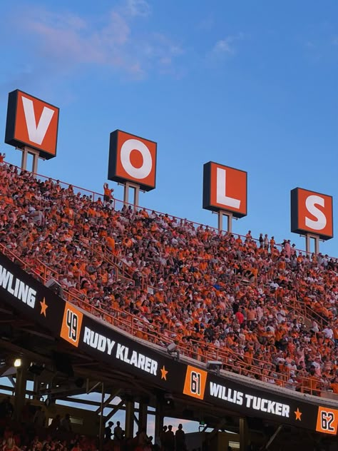 utk tn vols neyland stadium college football game day Neyland Stadium Wallpaper, Tn Vols Wallpaper, Vols Aesthetic, Tennessee Vols Wallpaper, Tennessee College Football, College Stadium, Tennessee Game Day, Univ Of Tennessee, Tn Vols Football