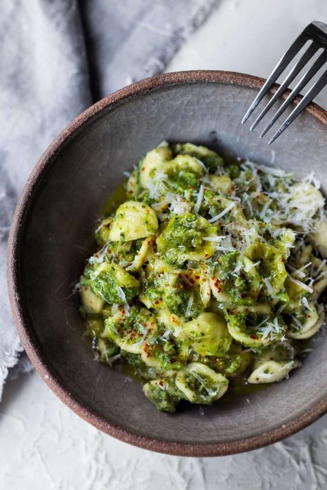 Broccoli Sauce Pasta Is the Best Way to Eat More Vegetables — Delicious Links Broccoli Sauce, Pasta With Broccoli, Vegetarian Pasta Dishes, Pasta Vegetariana, Orecchiette Pasta, Pasta Fatta In Casa, Broccoli Pasta, Salad Pasta, Spaghetti Bolognese