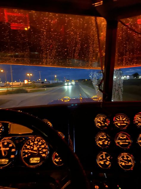 Semi Truck Driving Aesthetic, Trucker Aesthetic, Semi Trucks Interior, B13 Nissan, Office With A View, Peterbilt 389, Trucking Life, Interior Wallpaper, Truck Interior