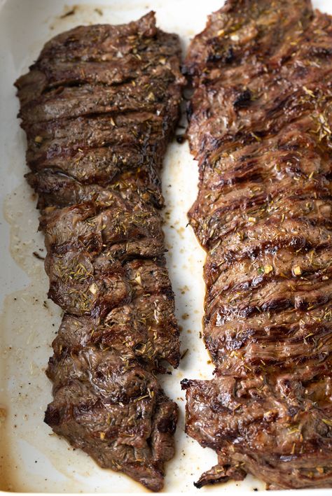 grilled steak tampiquena resting in dish Steak Tampiquena Recipe, Tampiquena Steak Recipe, Tablitas Recipe, Mexican Steak Marinade, Easy Cheese Enchiladas, Mexican Steak, Cottage Recipes, Marinated Skirt Steak, Cottage Meals