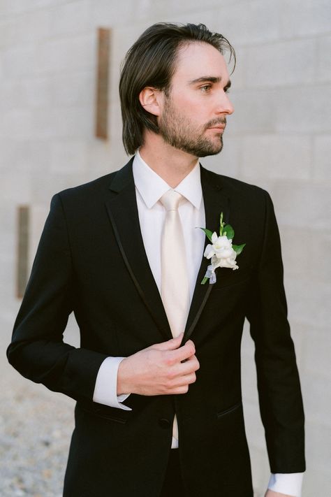 Groomsmen Attire Black Suit Champagne Tie, Groomsmen With Champagne Ties, White Tie Black Suit, Groom Champagne Tie, Black Suit Men Champagne Tie, Black Tuxedo With Tie, Black And Champagne Suit Men, Black Suit Ivory Tie Wedding, Black Suit And Champagne Tie