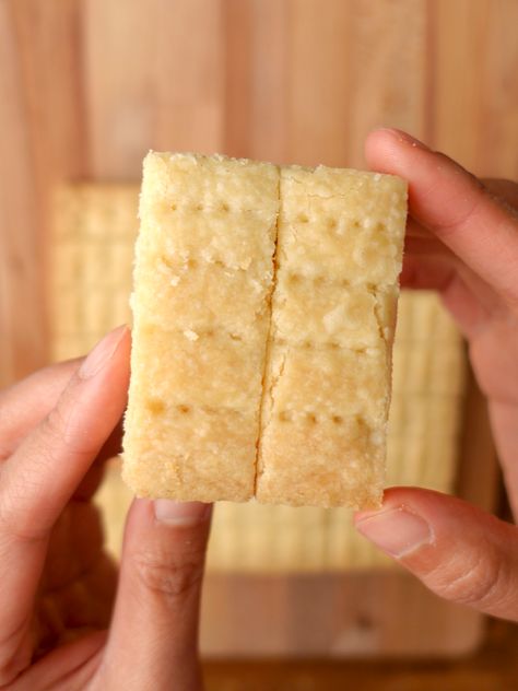 Scottish Shortbread Scotch Bread Cookies, Cornstarch Shortbread Recipe, Martha’s Scottish Shortbread, Authentic Scottish Shortbread, House Of Yumm Recipes, Scottish Millionaire Shortbread, Thick Shortbread Cookies, Scottish Shortbread Cookies Recipe, Scotch Shortbread Recipe