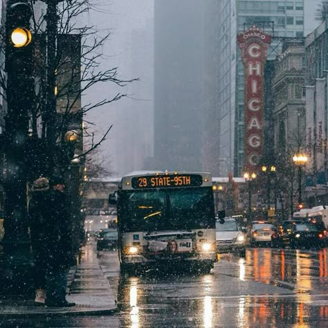 I ❤️Chicago Mason Core, Coffee On A Rainy Day, Natalie Aesthetic, Willis Tower Chicago, Chicago Brick, Chicago Vacation, Chicago Loop, Chicago Aesthetic, City Rain