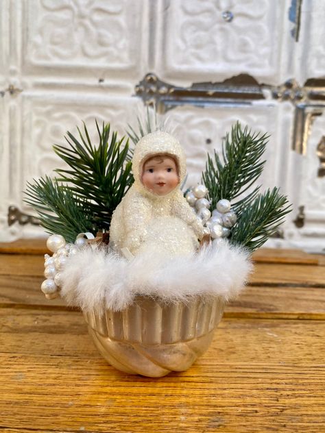 Neutral Christmas Vintage Tassel Vintage Snow Baby - Etsy Diy Vintage Christmas Decor, Bed Springs Repurposed, Christmas Vignettes Display, Ice Skate Decoration, Shabby Tree Crafts, Christmas Cloche Ideas, Vintage Christmas Wreaths, French Christmas Decor, Christmas Bee