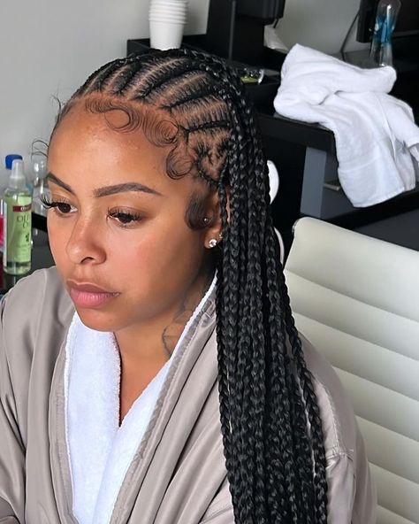 Corn Row With Knotless Braids, Straight Backs With Knotless In The Back, Wallpaper Boho, Braids Ideas, Feed In Braids Hairstyles, Box Braids Hairstyles For Black Women, Braided Cornrow Hairstyles, School Hair, Braids Hairstyles Pictures