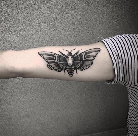 No face moth tattoo Geometric Moth Tattoo, No Face Tattoo, Duck Tattoos, Moth Tattoo, Arm Sleeve Tattoos, Black Tattoo, Face Tattoo, No Face, Beauty Stuff