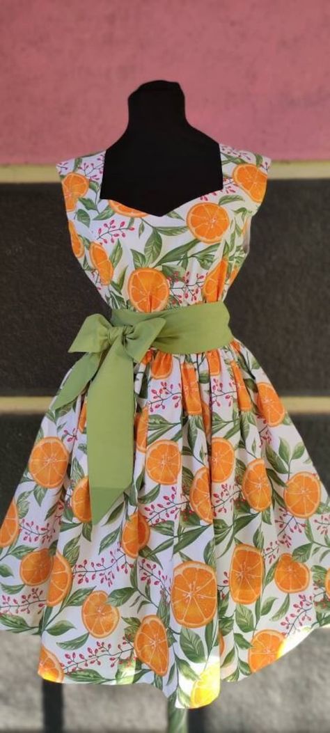 Beautiful designer dress from our atelier. Handmade in Bulgaria from high-quality cotton fabric from the outside and cotton lining on the inside. Sizes from XS to XL It comes with a green belt to make a beautiful bow at the waist. Orange Printed Dress, Elasticated Dress, Orange Midi Dress, Dress Orange, Vintage Mode, Vintage Style Dresses, Orange Dress, Mode Vintage, Colourful Outfits