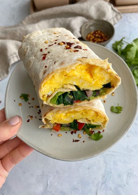 I love incorporating eggs for breakfast because they are a great source of protein and will keep you feeling satisfied all morning. I’ve been loving these lavash wraps for all the things recently, so I decided to put them with some scrambled eggs for the best combination. Wrap Meal Prep, Healthy Desayunos, Breakfast Wrap, Eggs For Breakfast, Breakfast Wraps, Balanced Breakfast, Veggie Wraps, Healthy Food Inspiration, Healthy Food Motivation