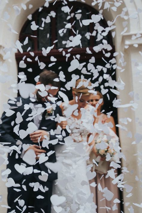 Tissue Paper Hearts, Modern Wedding Party, Orange Centerpieces, Confetti Cannon, White Tissue Paper, Terracotta Wedding, Nature Inspired Wedding, White Confetti, Party Confetti