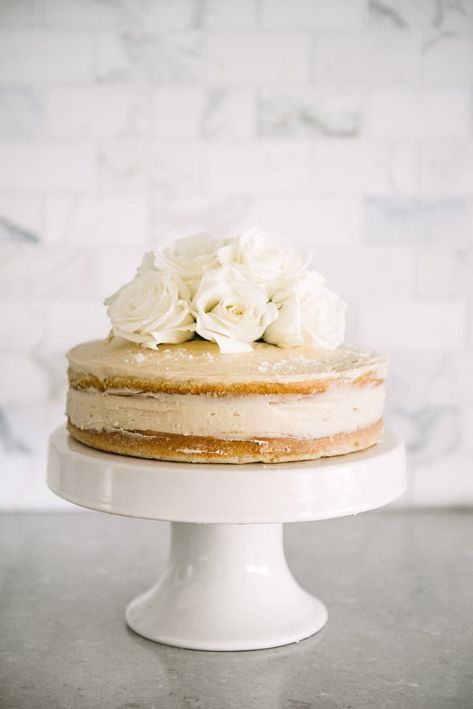 Sweet and Salty Vanilla Bean Cake with Caramel Frosting Cake With Caramel Frosting, Vanilla Bean Cake, Torte Creative, Cupcake Inspiration, Easy Cakes, Vanilla Bean Cakes, Vanilla Bean Paste, Bean Cake, Cake With Caramel