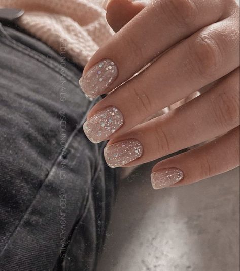 Winter White Nails, Nye Nails, Christmas Gel Nails, Nagel Inspo, Sparkly Nails, Xmas Nails, Neutral Nails, Dipped Nails, Minimalist Nails