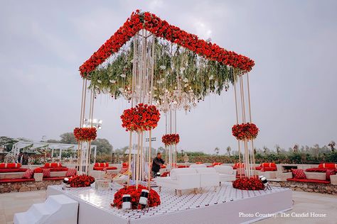 Morning Wedding Mandap, Morning Mandap Decor, Simple Wedding Mandap Decor, Phere Mandap Decoration Night, Vidhi Mandap Indian Weddings, Phera Mandap Decor, Simple Mandap, Mandap Wedding, Vidhi Mandap