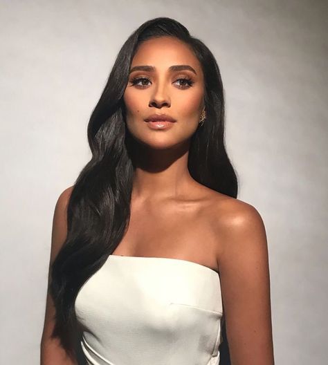 Shay Mitchell Makeup, Wedding Hairstyles And Makeup, Makeup Tip, Beauty Make-up, Braut Make-up, Shay Mitchell, Wedding Hair And Makeup, Gorgeous Makeup, Glam Makeup