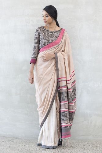 Handloom Sarees-Off-White Handloom Saree 1 Khadi Fabric, डिजाइनर कपड़े, Formal Saree, Cotton Saree Blouse Designs, Cotton Saree Blouse, Khadi Saree, Cotton Saree Designs, Sari Blouse Designs, Simple Sarees