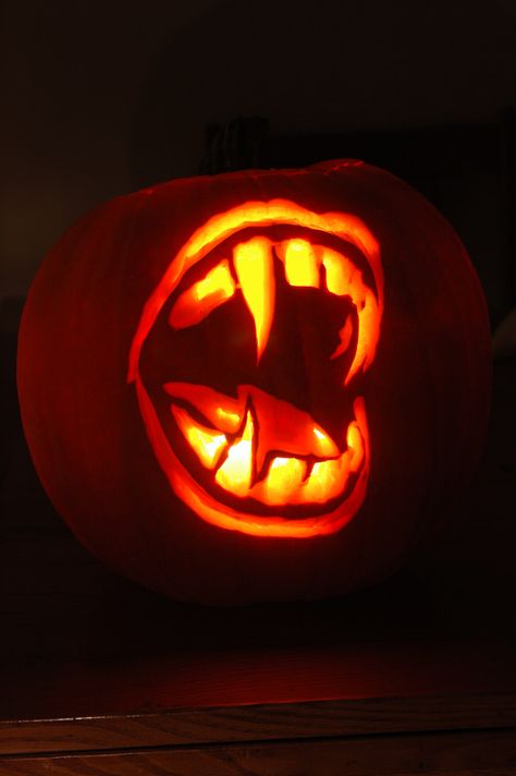 Pumpkin Carving Vampire Easy, Pumpkin Carving Ideas Vampire Diaries, Alt Pumpkin Carving Ideas, Vampire Pumpkin Carving Ideas, Vampire Diaries Pumpkin Carving, Vampire Jack O Lantern, Pumpkin Carving Ideas Vampire, Pumpkin Carving Vampire, Vampire Pumpkin Carving